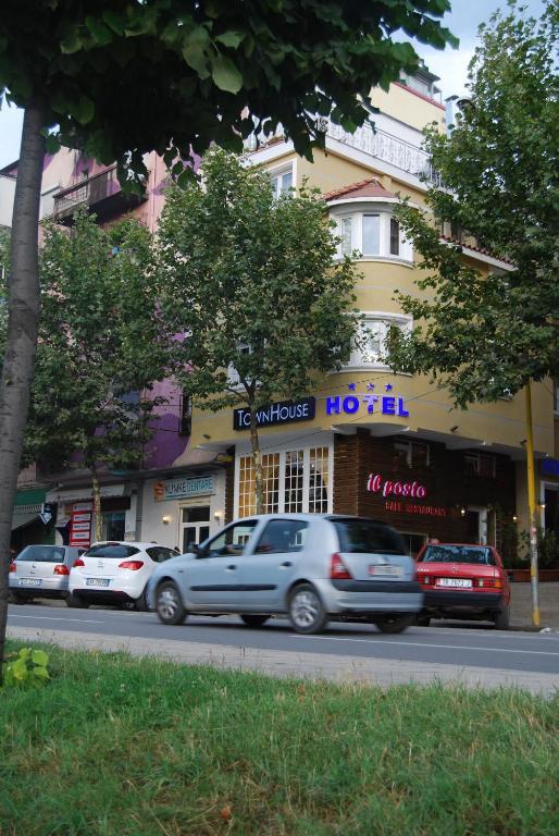 Hotel Town House Tiranë Ngoại thất bức ảnh