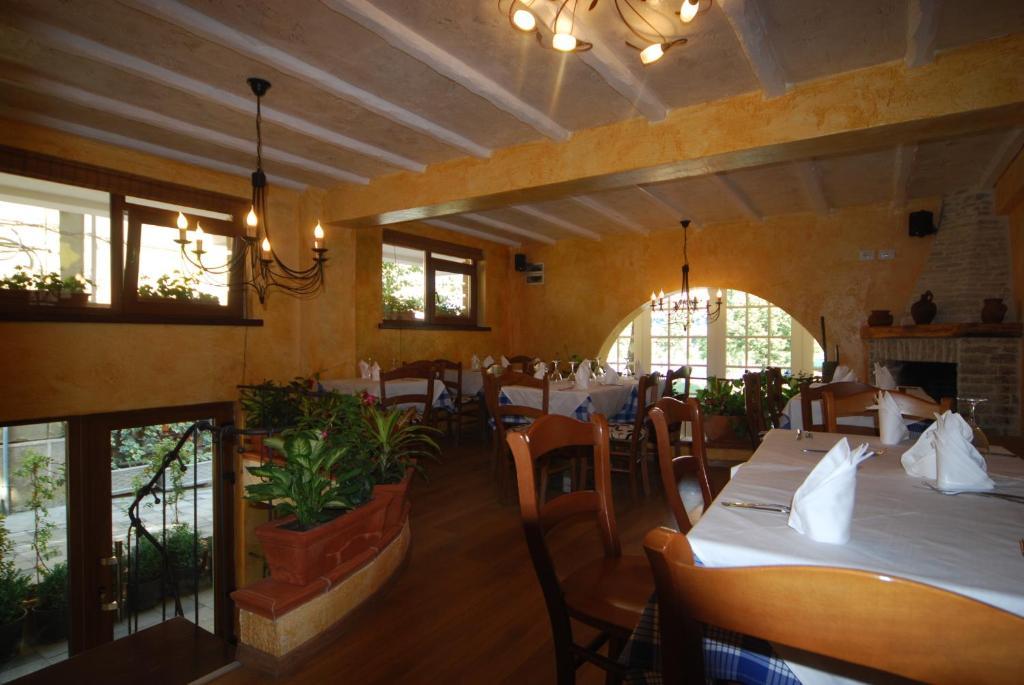 Hotel Town House Tiranë Ngoại thất bức ảnh