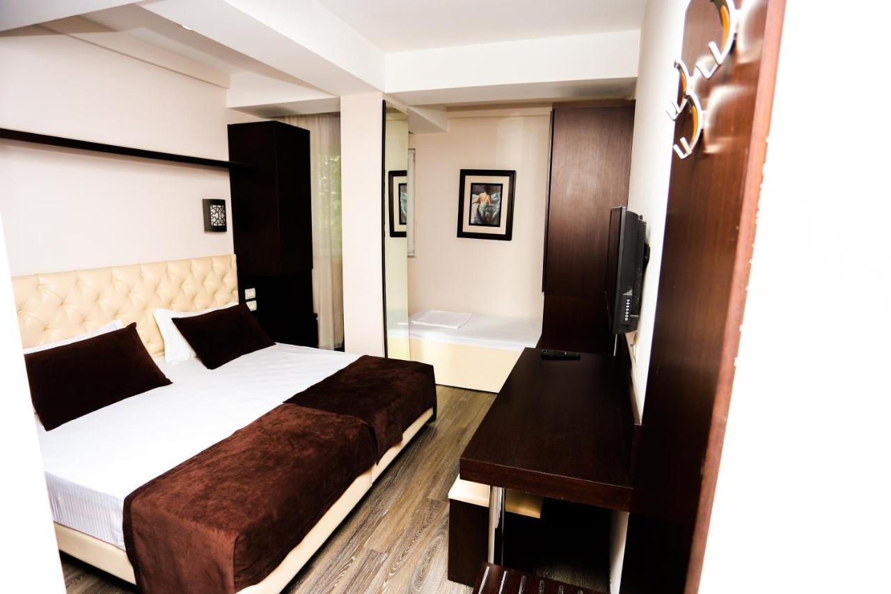 Hotel Town House Tiranë Ngoại thất bức ảnh
